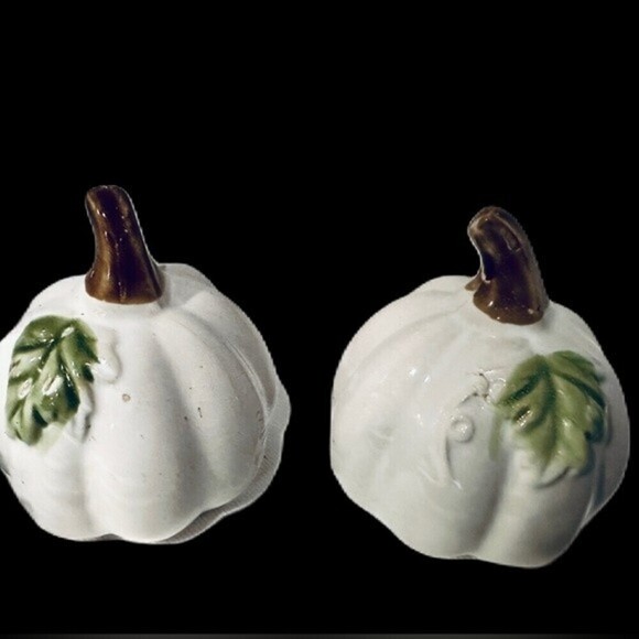 Ceramic White Pumpkins‎ Home Tier Display - Picture 4 of 5